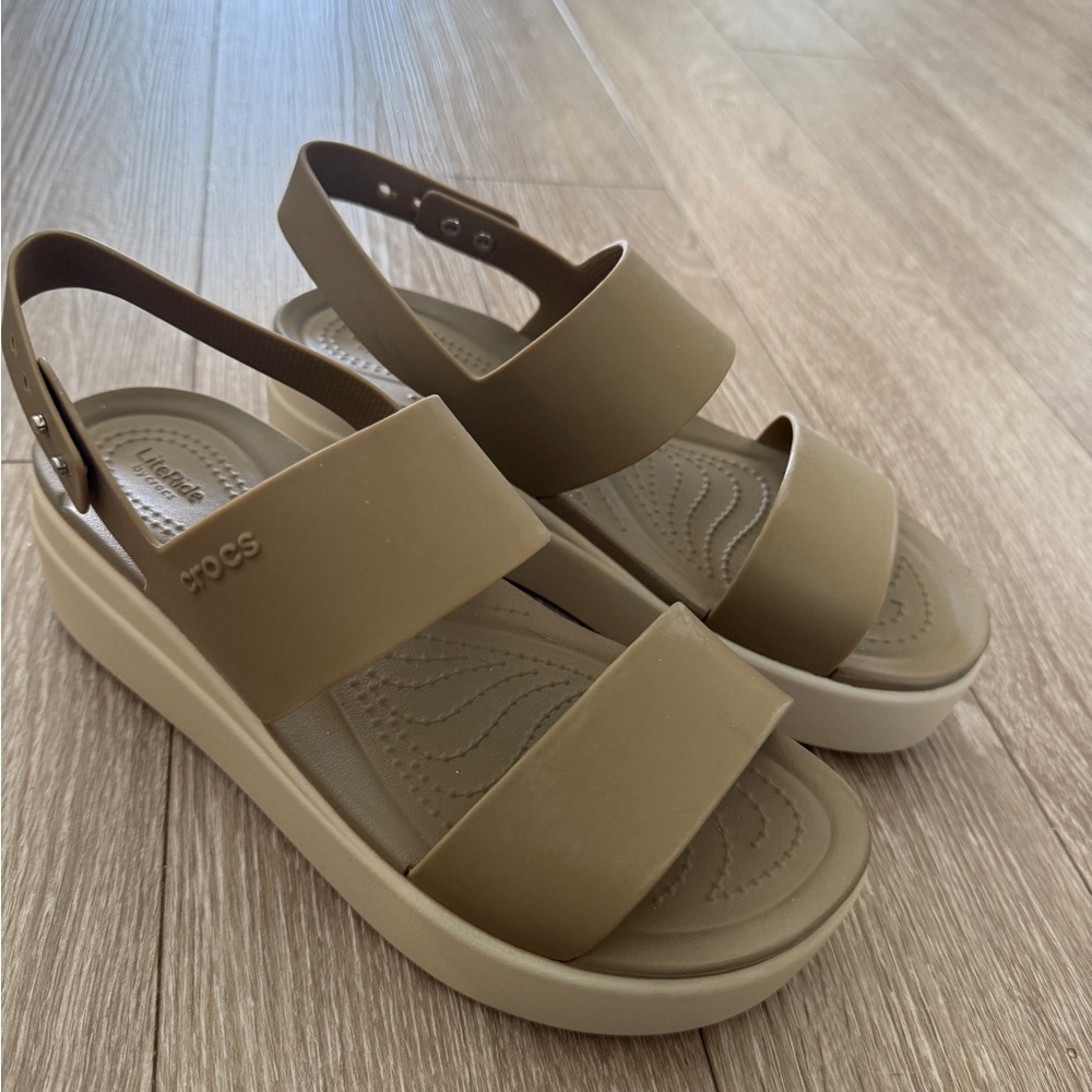Crocs Brooklyn Low Wedge Platform Sandals